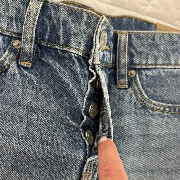 PacSun Blue Jean Shorts Distressed Cut-Off Style - Picture 3 of 5